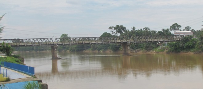 Sungai Batang Tembesi di Kabupaten Sarolangun